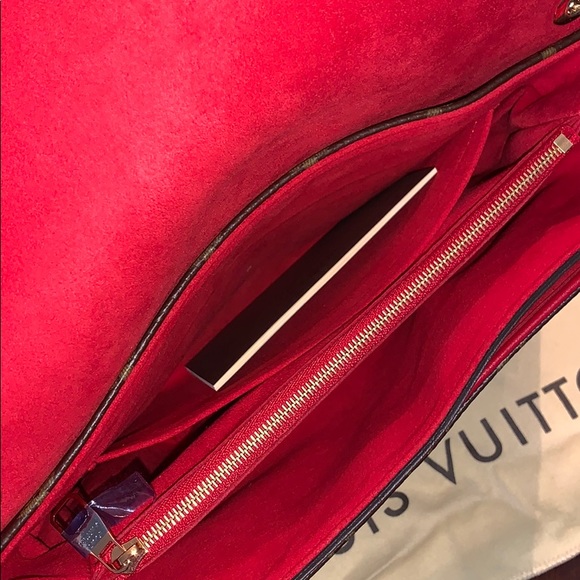 Louis Vuitton Crossbody - Picture 5 of 8